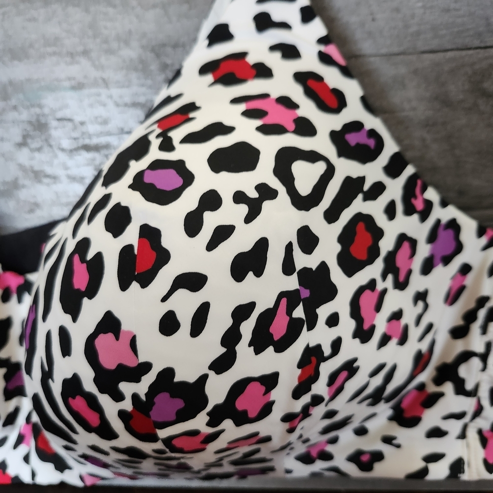Torrid 50B Wire Free Lightly Lined 360 Back Smoothing Leopard Print Bra. - Picture 4 of 6